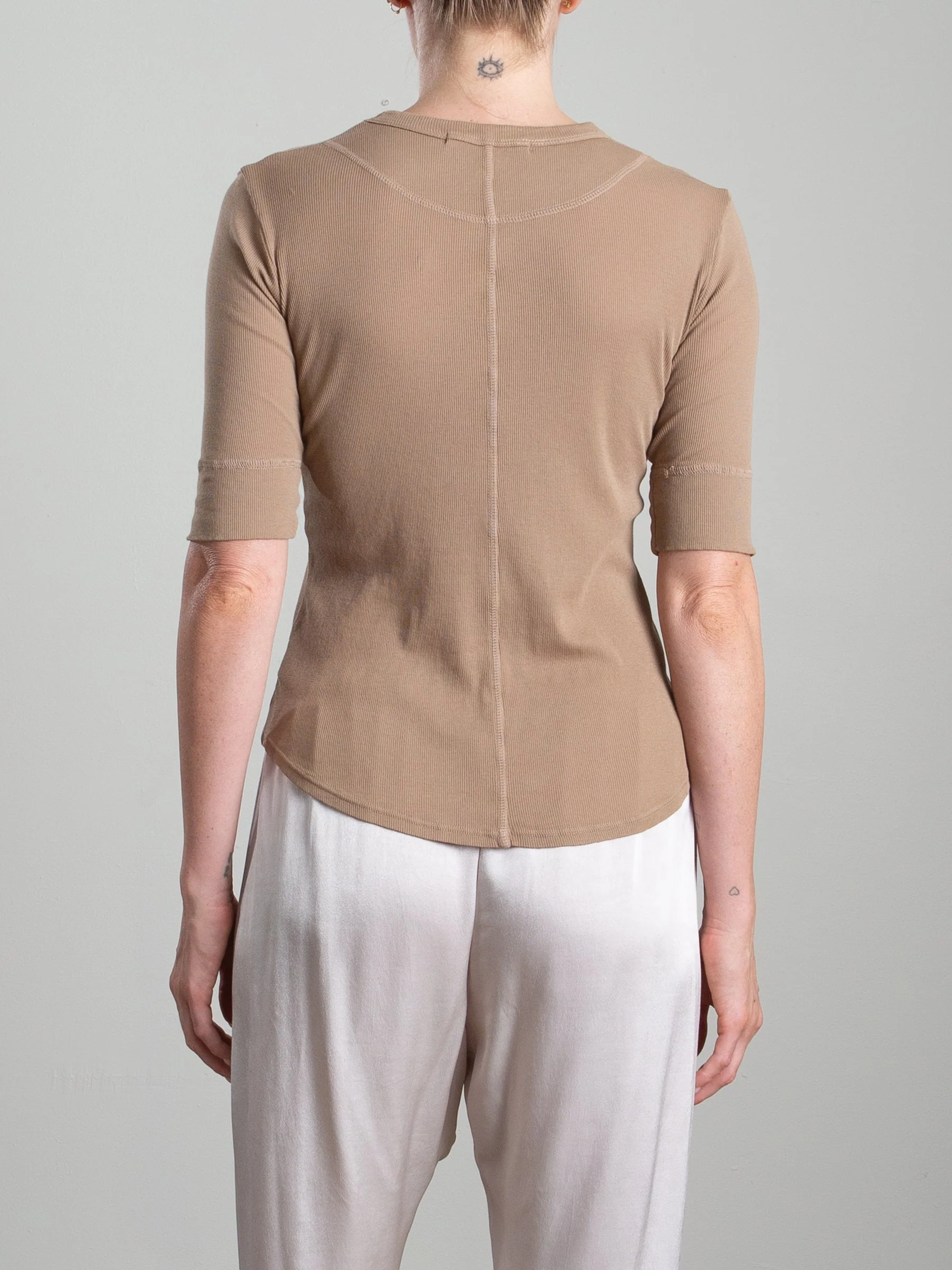 Giada Slim Crew in Lightweight Rib - Foundation - Image 3