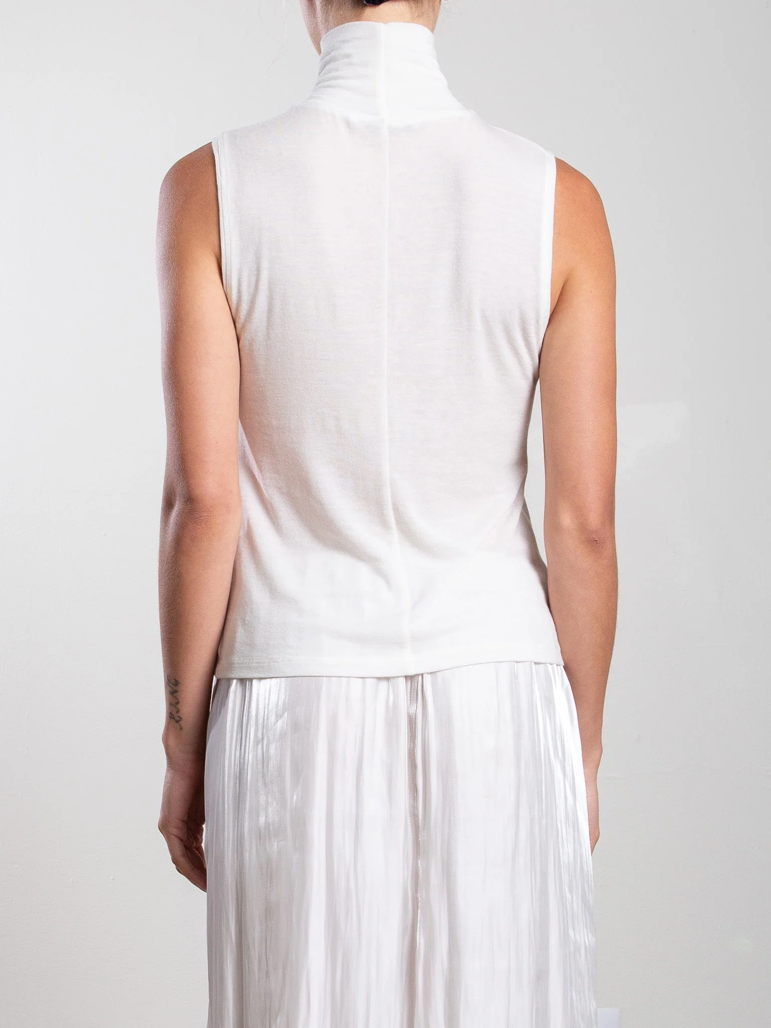 Maya Turtleneck in Cashmere Jersey - Ivory - Image 4