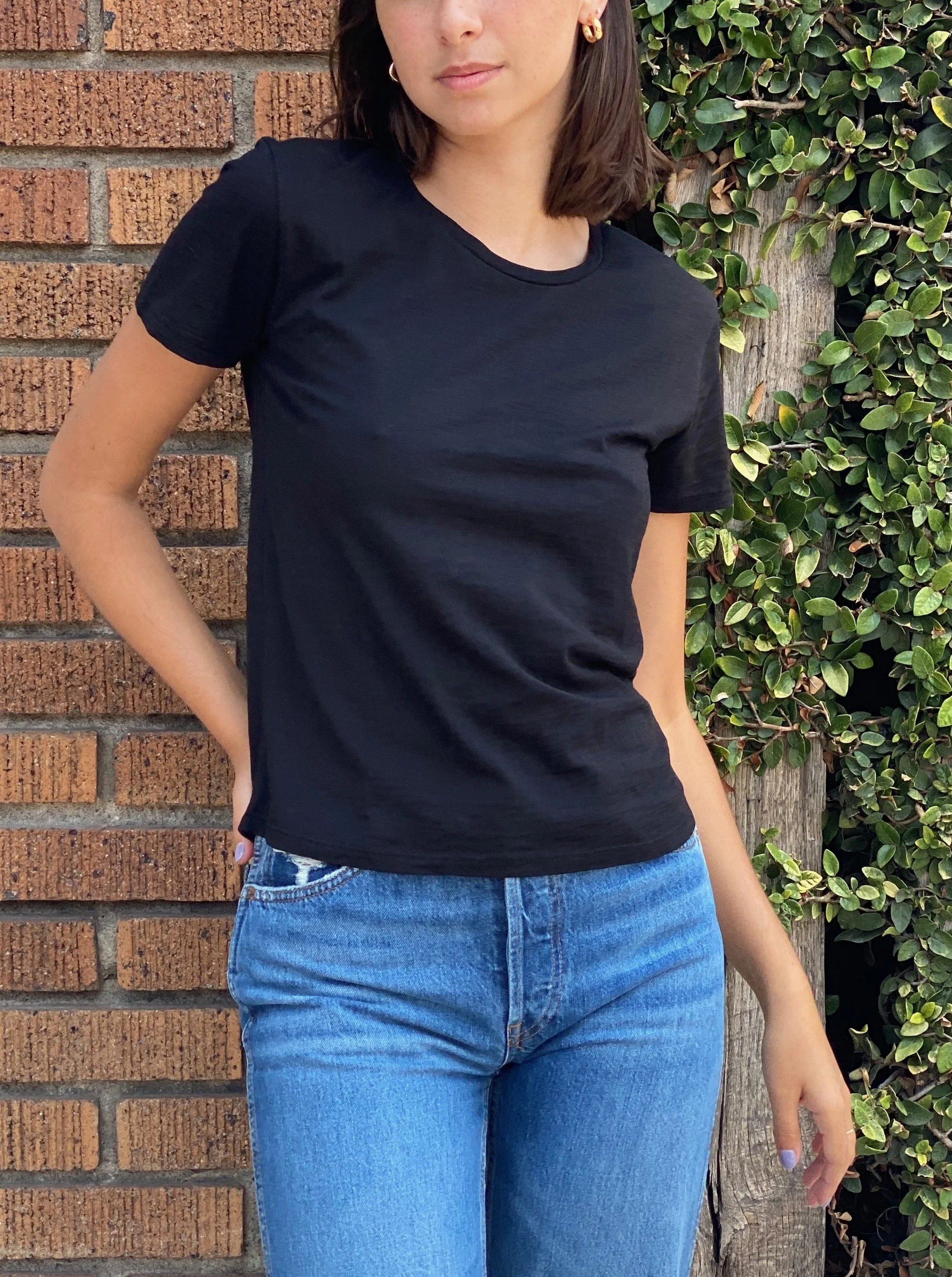 Classic Crewneck Tee in Supima Slub - Black - Image 4