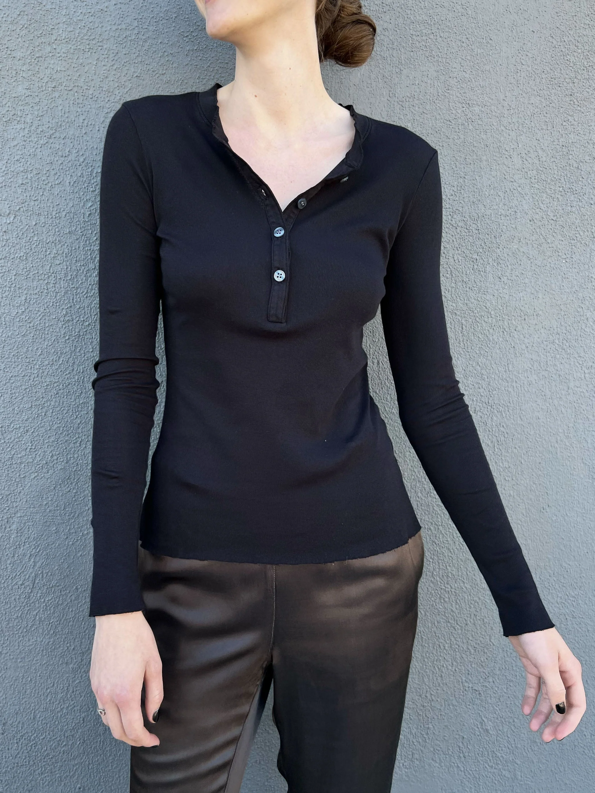 Jude Henley in Lightweight Rib - Black - Image 3