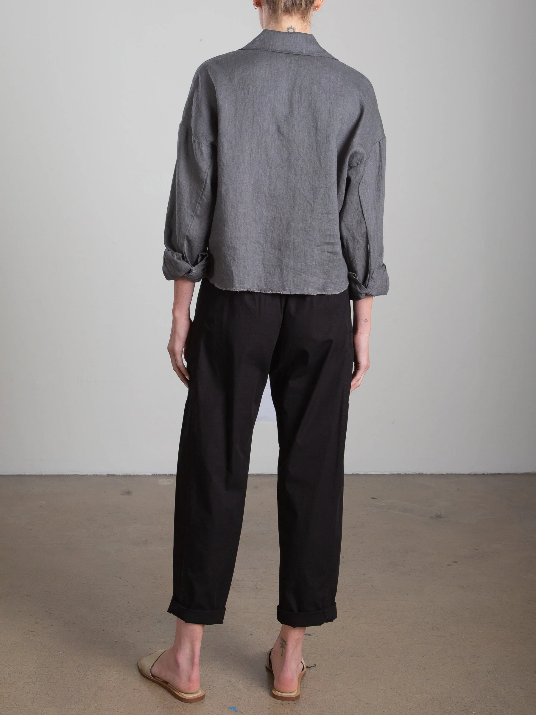 Torrance Pant in Paperweight Cotton - Black - Image 4
