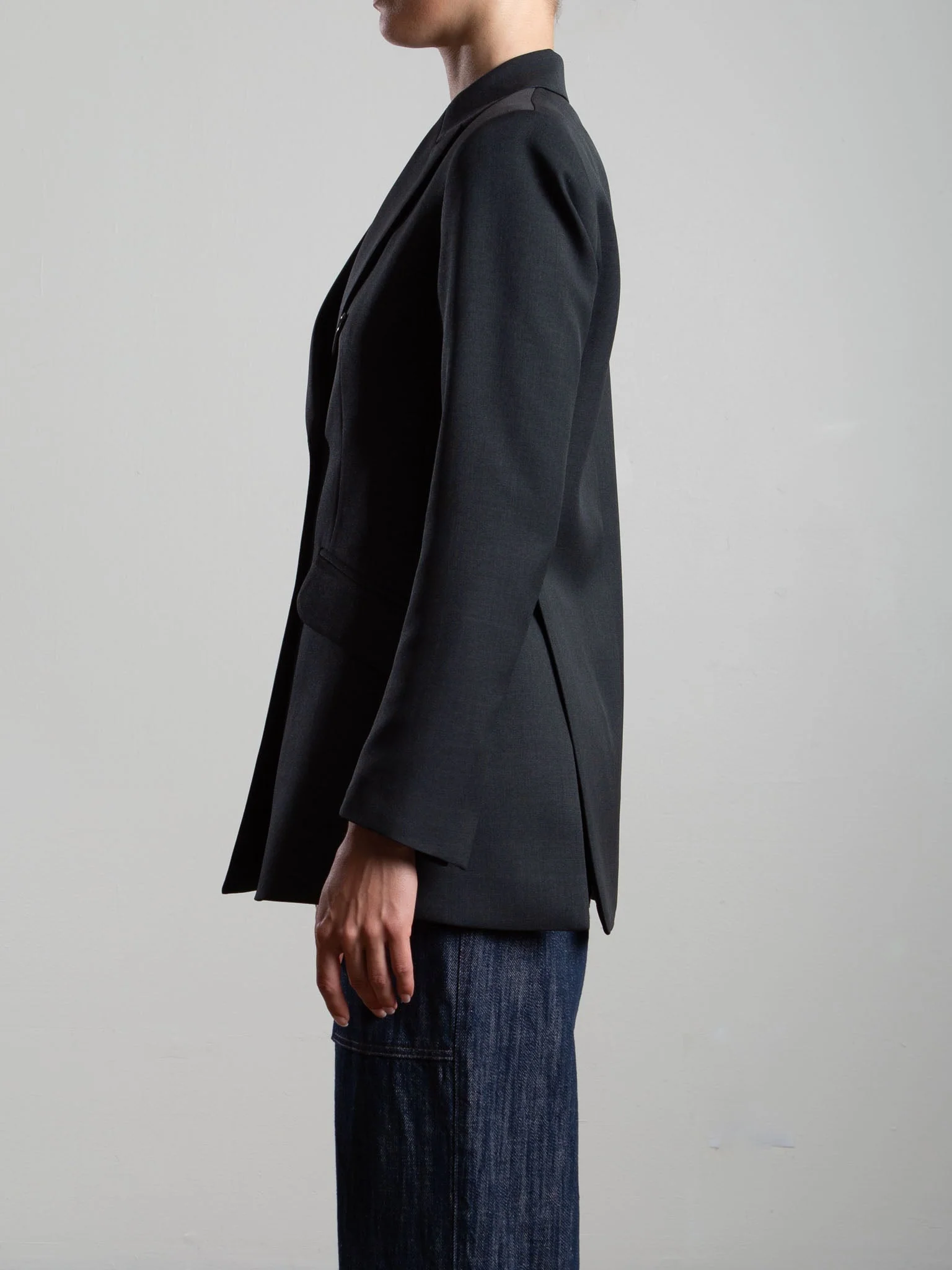 Trudi Blazer in Sharkskin - Charcoal - Image 5