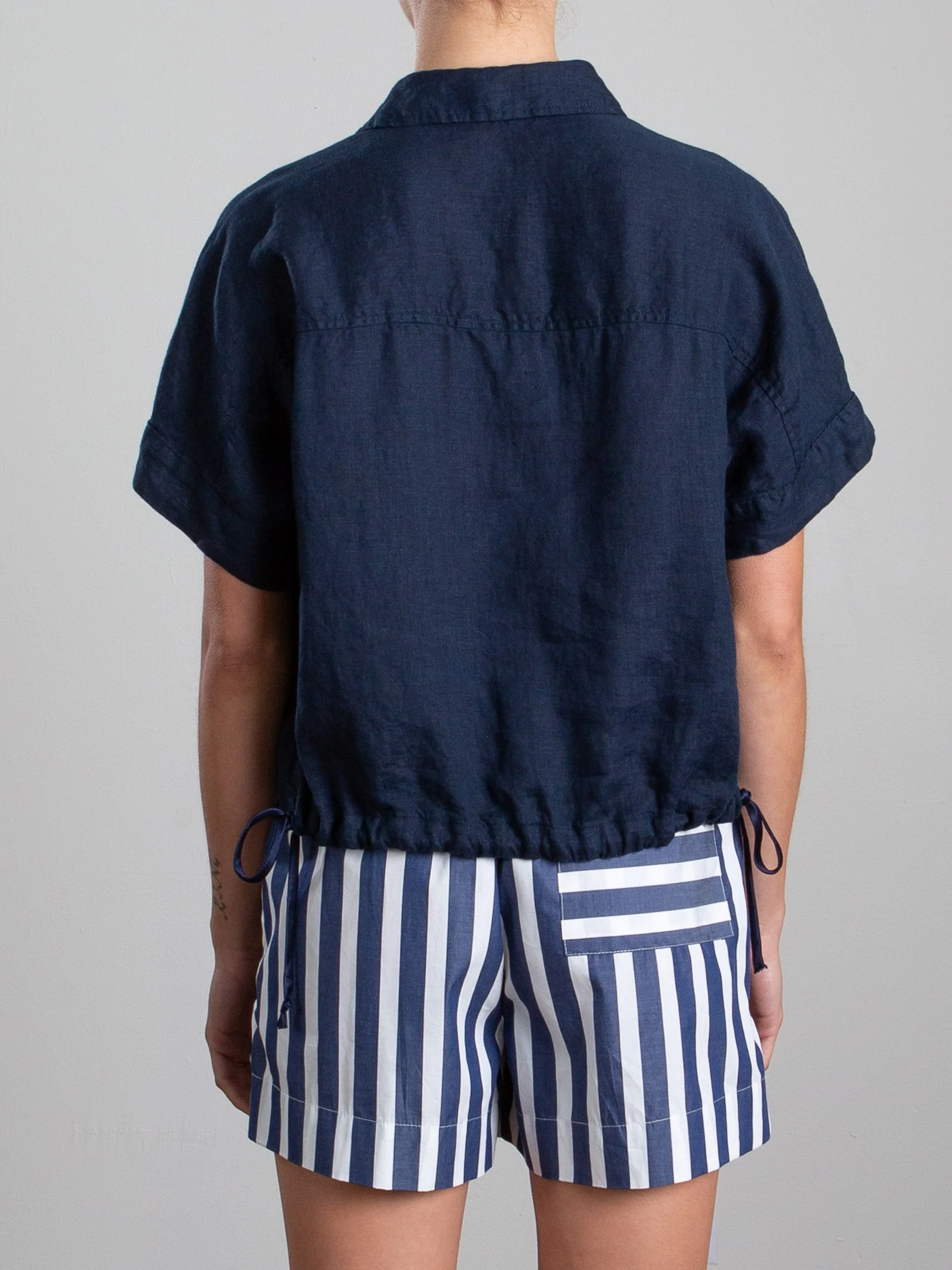 Zoey Shirt in French Linen - Ink - Image 4